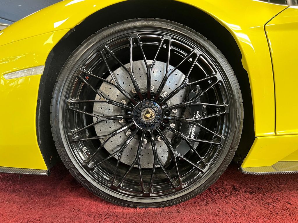 Lamborghini Aventador 2019