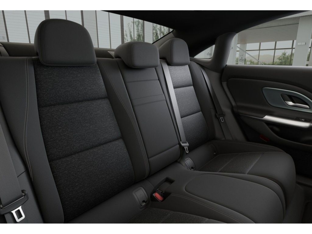 Mercedes-Benz CLA 350 2026