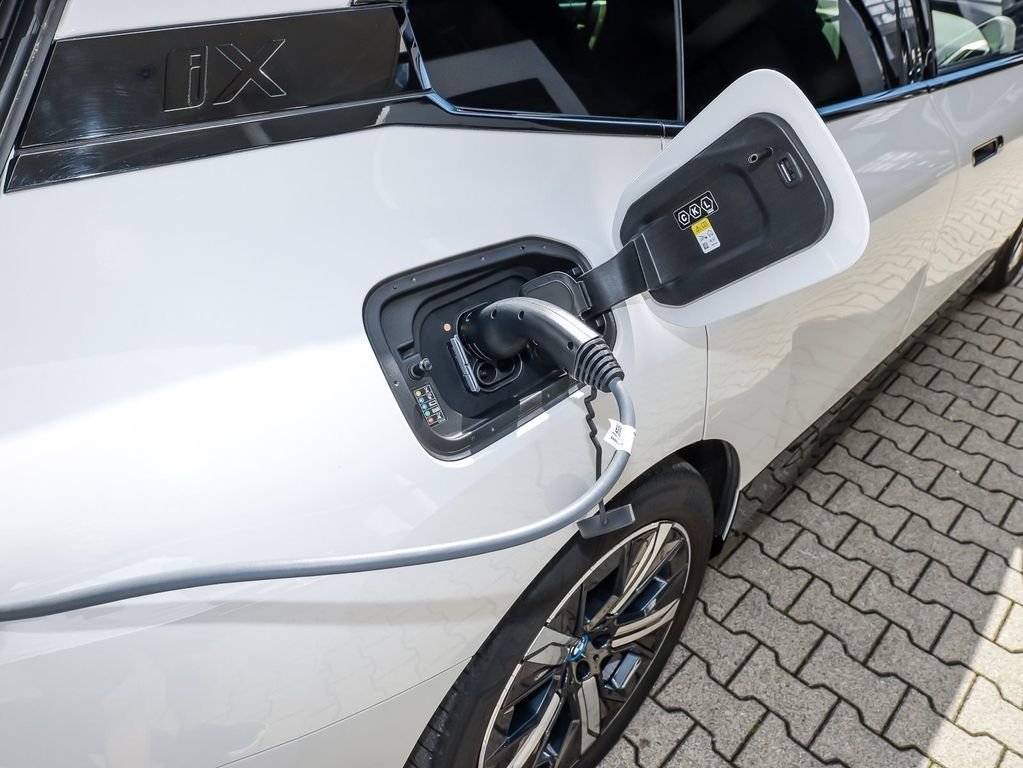 BMW iX 2023