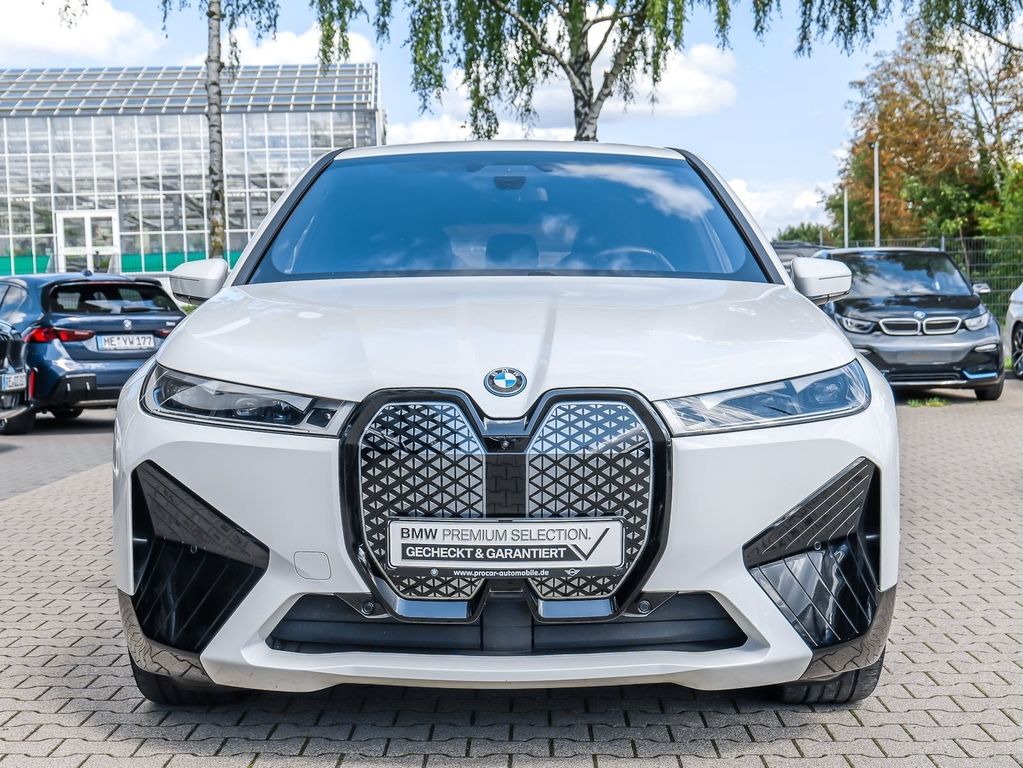 BMW iX 2023