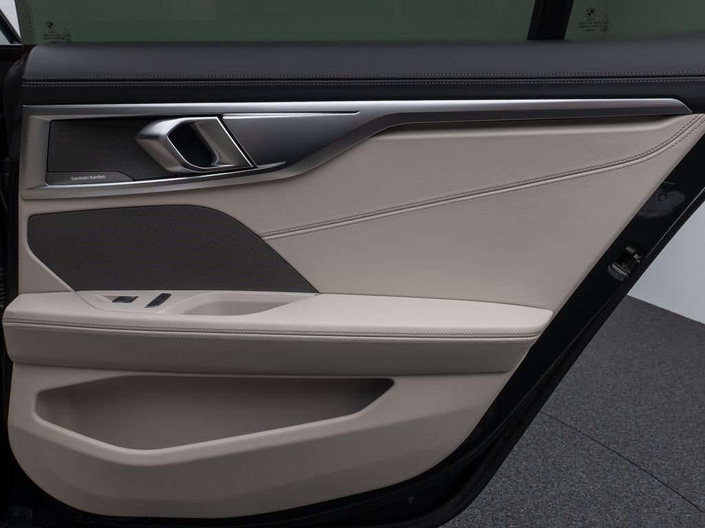 BMW M850 2021