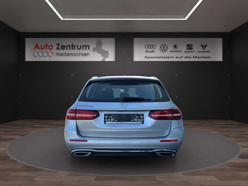 Mercedes-Benz E 300 2021