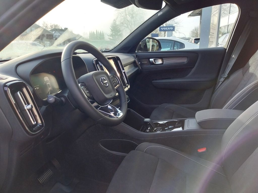 Volvo EX40 2026