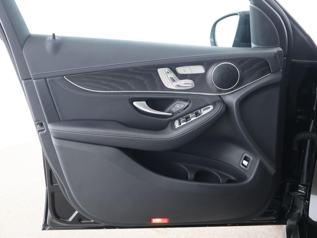 Mercedes-Benz GLC 300 2021