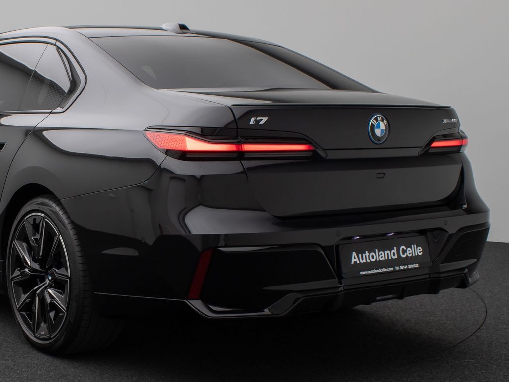 BMW i7 2023