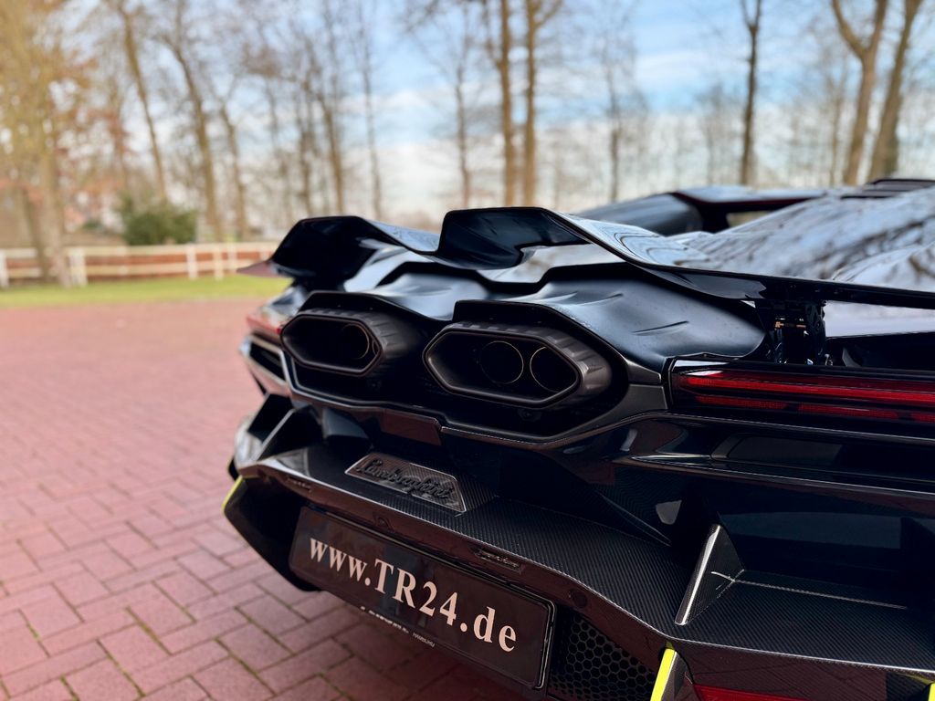 Lamborghini Revuelto 2025