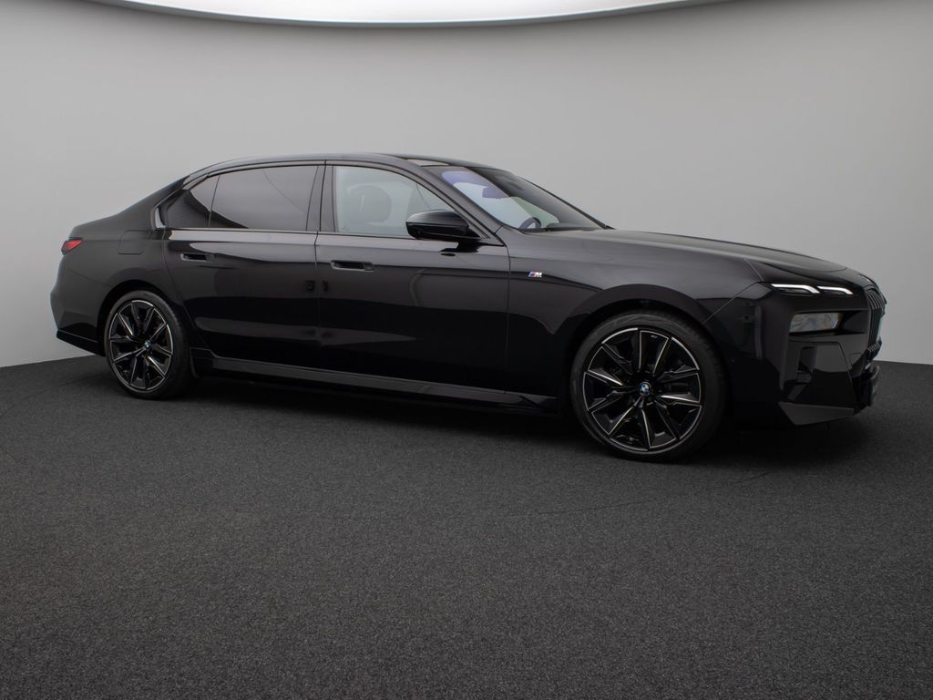 BMW i7 2023