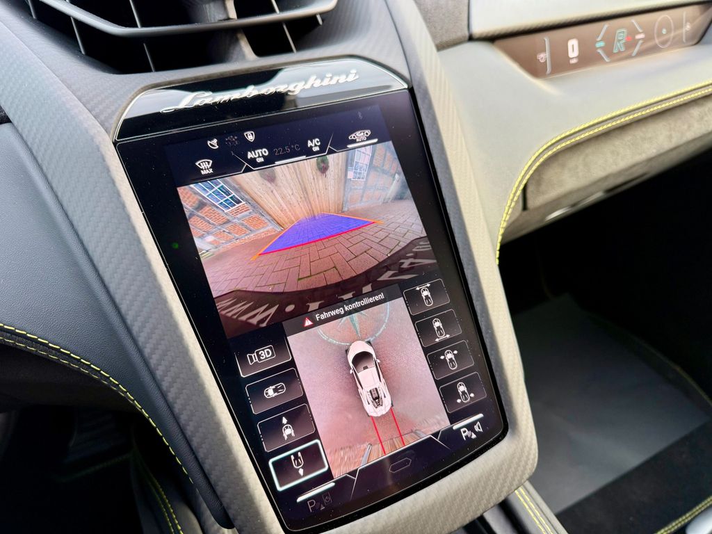 Lamborghini Revuelto 2025