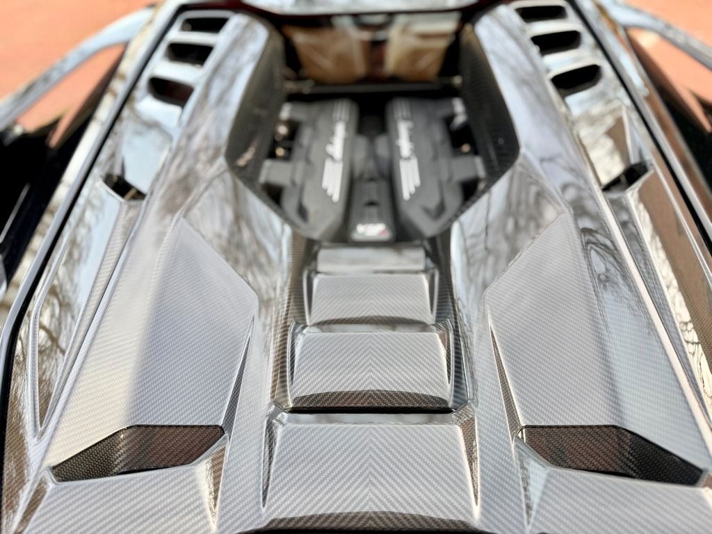 Lamborghini Revuelto 2025