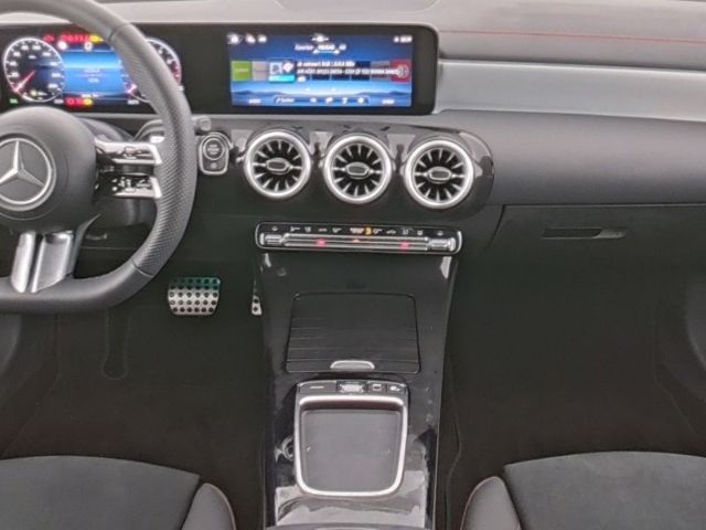 Mercedes-Benz CLA 220 2025