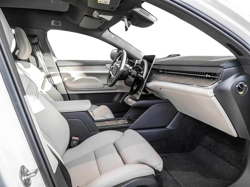 Volvo ES90