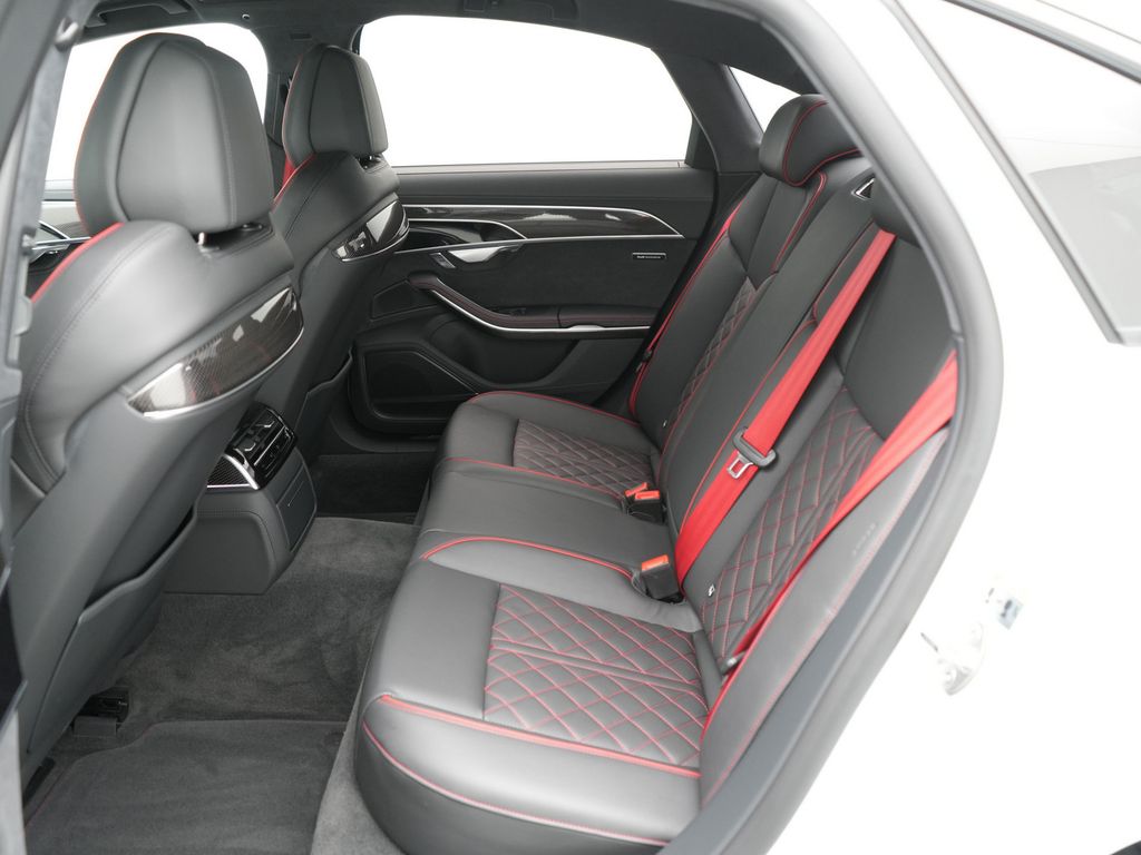 Audi S8 2024