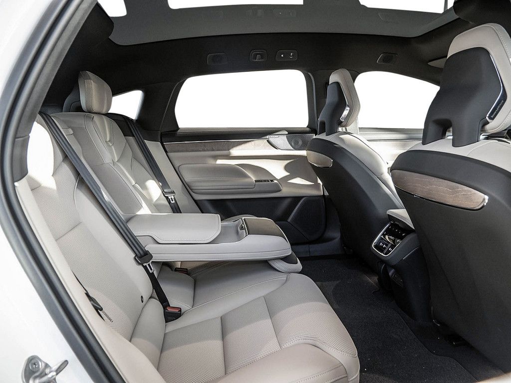 Volvo ES90