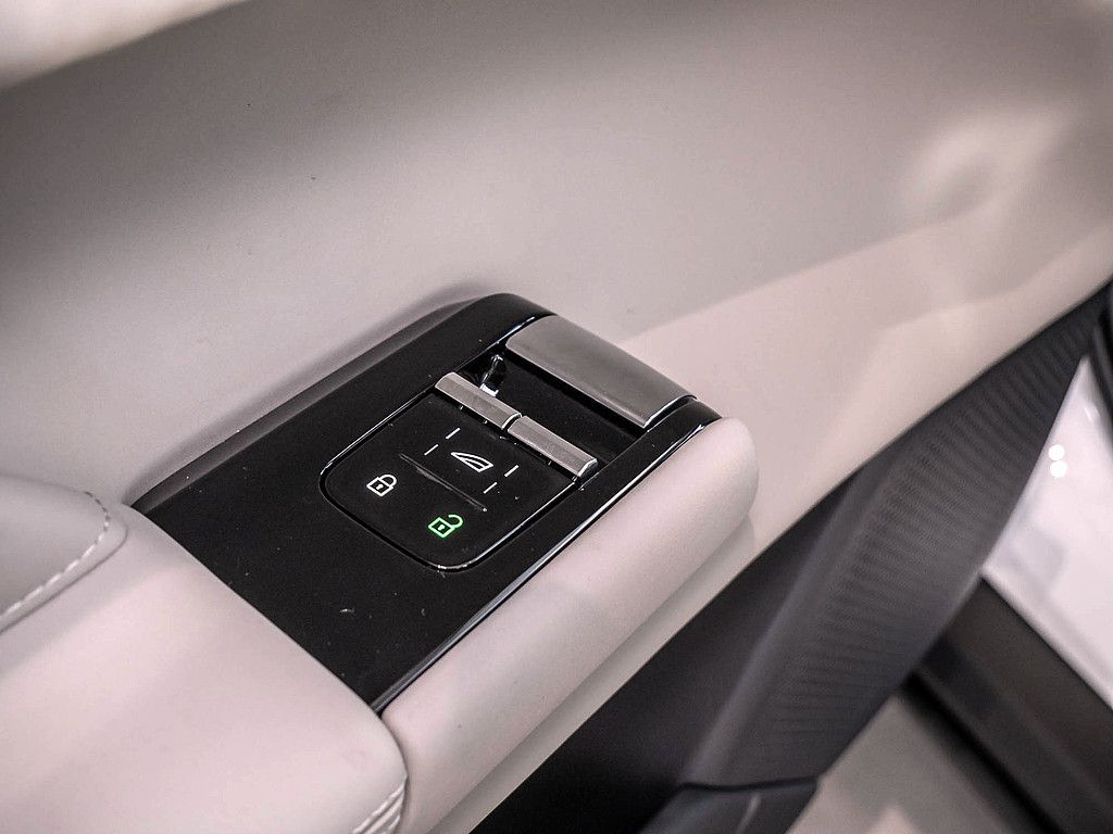Volvo ES90