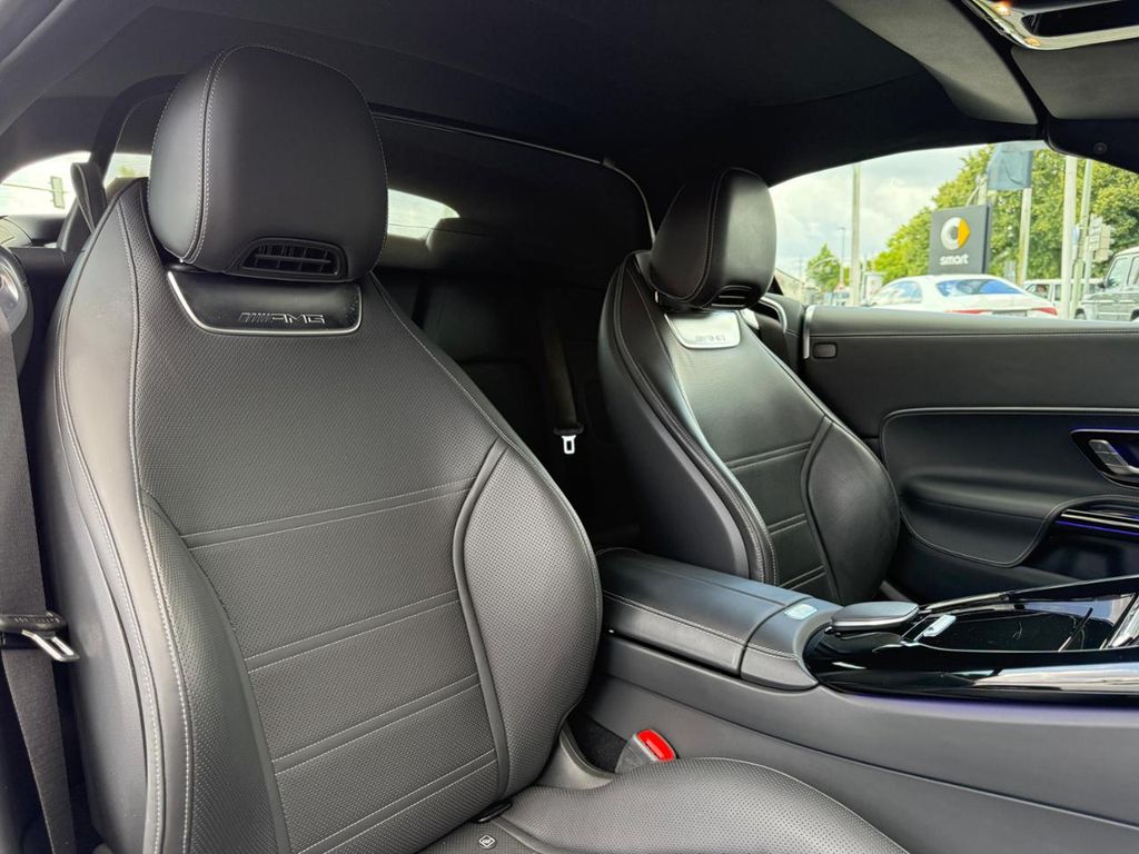 Mercedes-Benz SL 43 AMG 2024