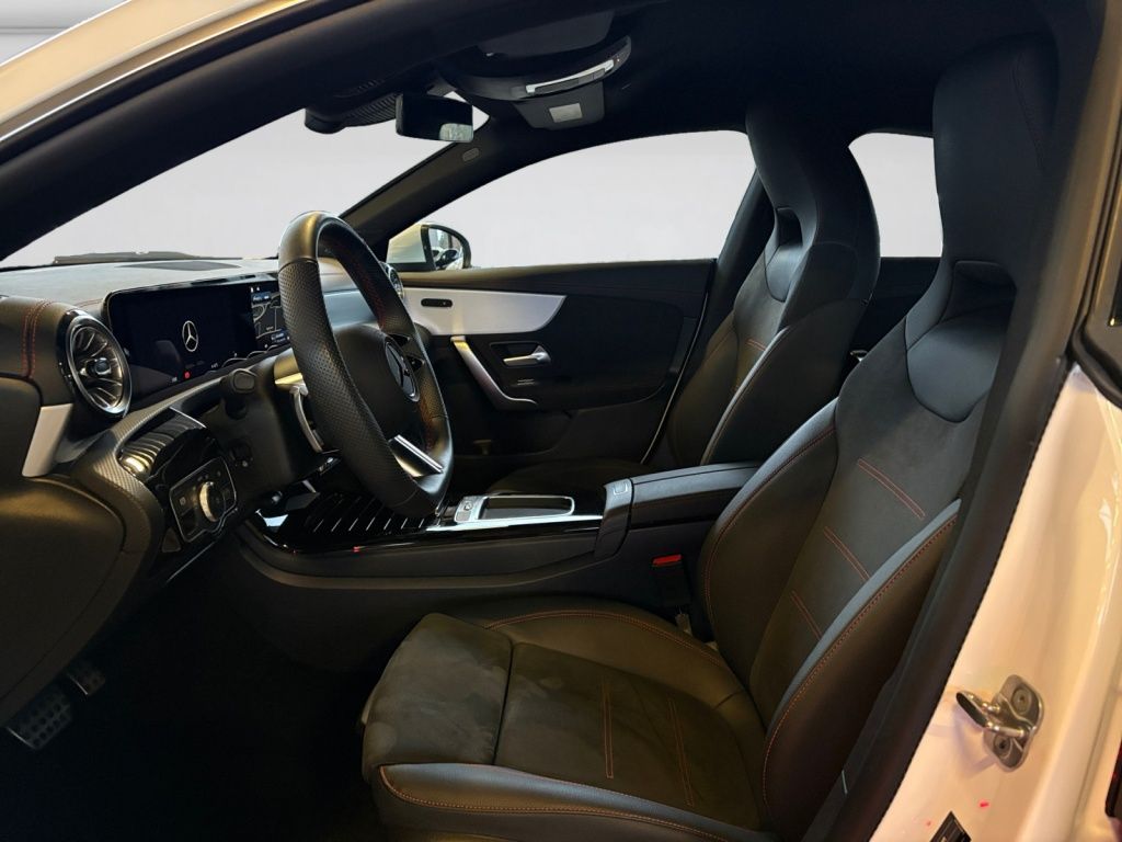 Mercedes-Benz CLA 200 2025