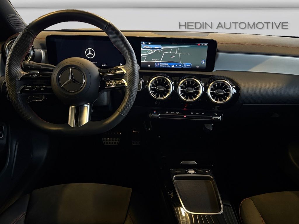 Mercedes-Benz CLA 200 2025