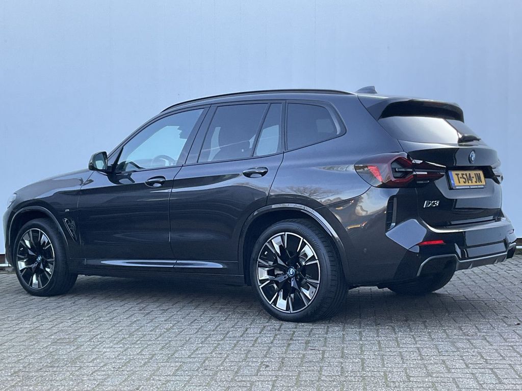 BMW iX3 2023