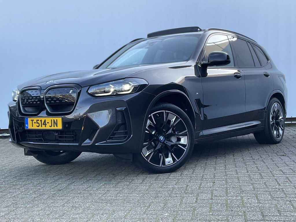 BMW iX3 2023