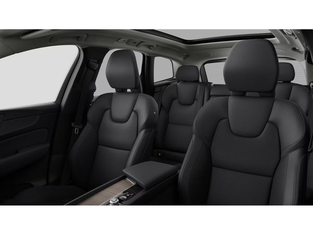 Volvo XC60 2025