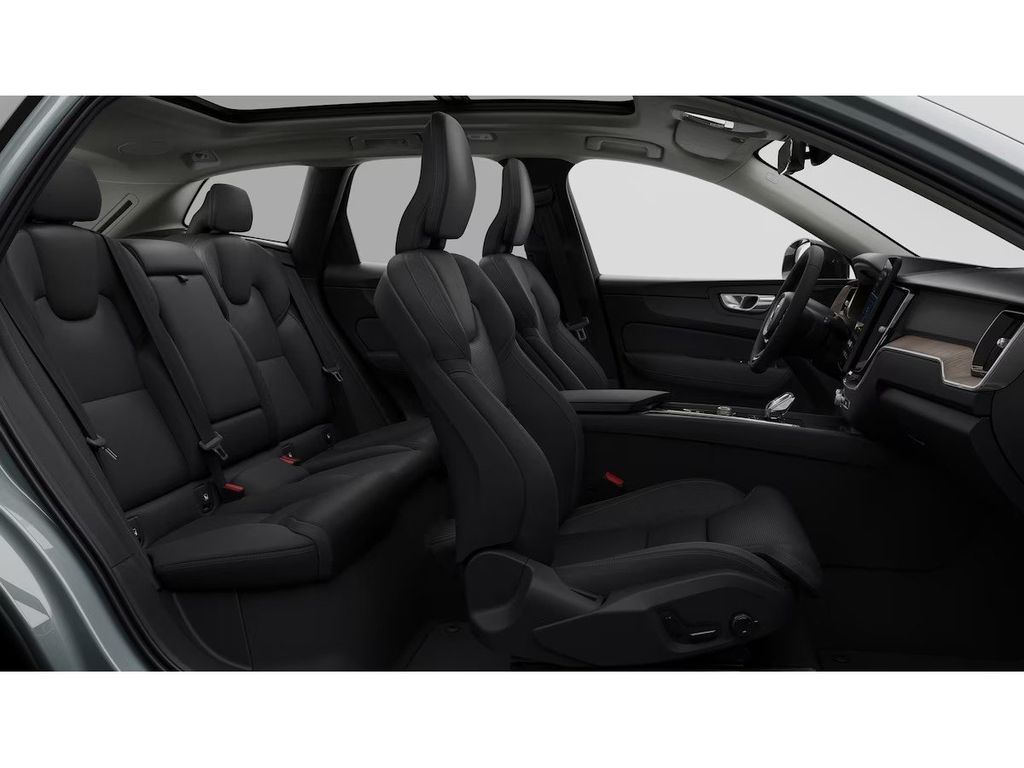 Volvo XC60 2025