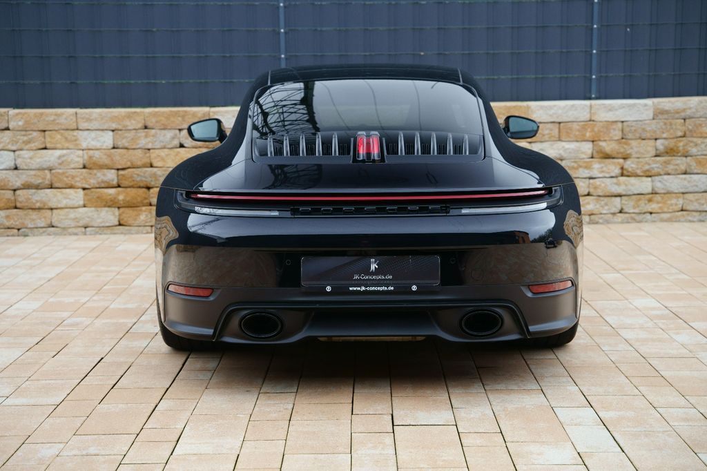 Porsche 992 2025