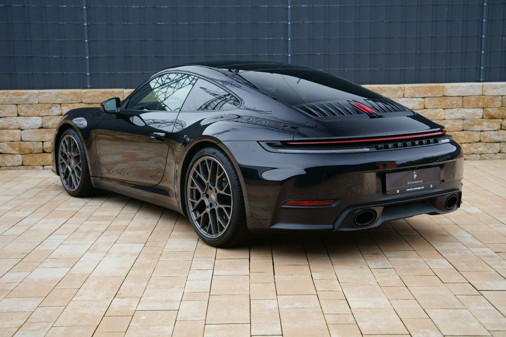 Porsche 992 2025