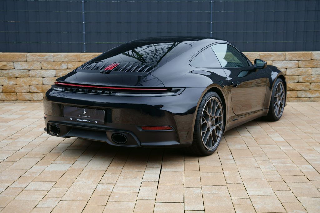 Porsche 992 2025