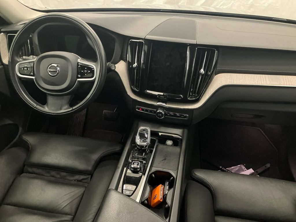 Volvo XC60 2022