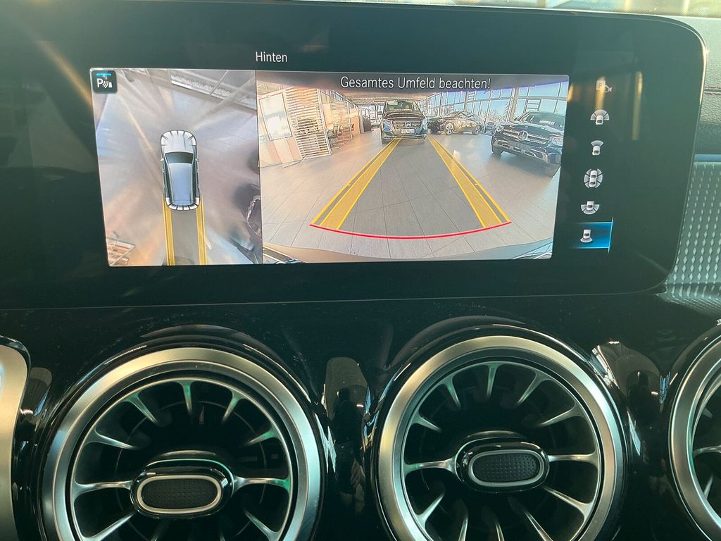 Mercedes-Benz EQB 2022