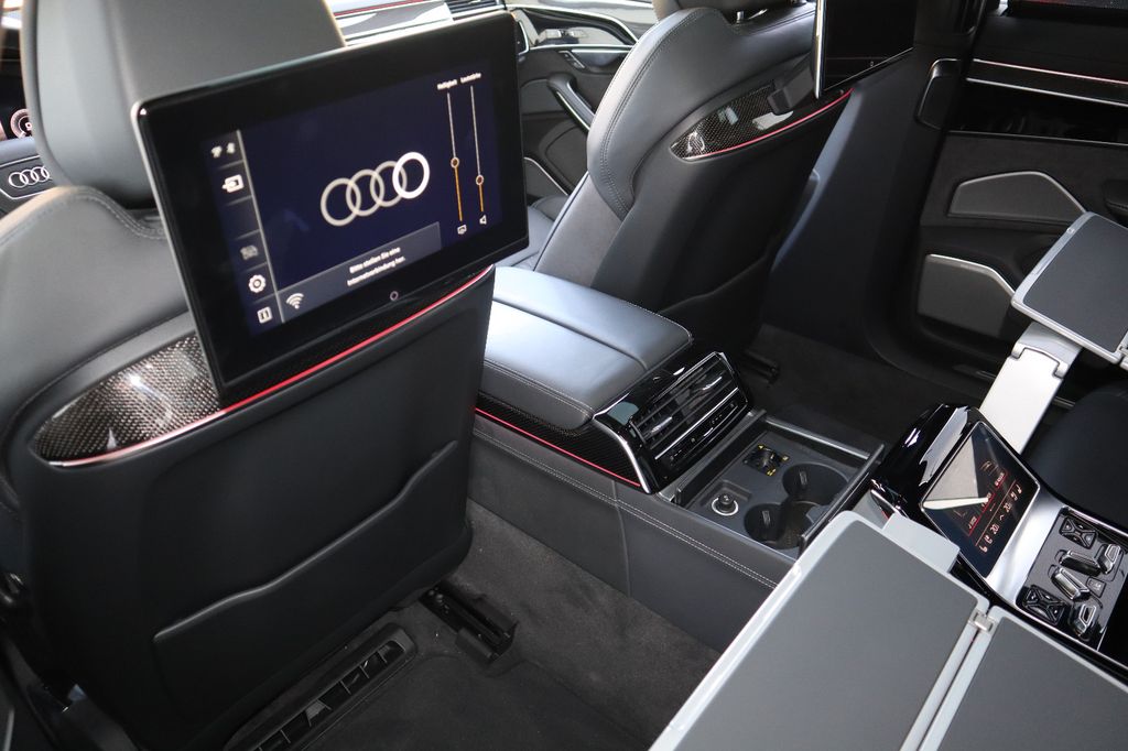 Audi A8 2024