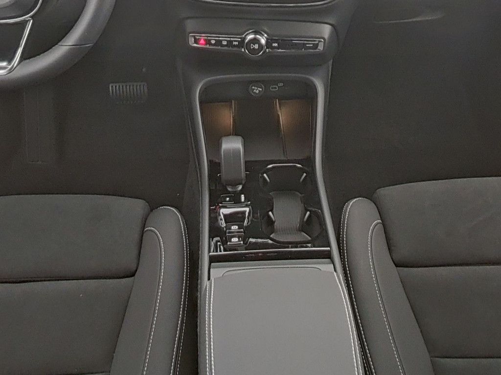 Volvo XC40 2025