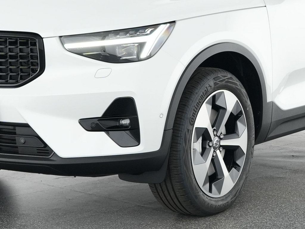 Volvo XC40 2025