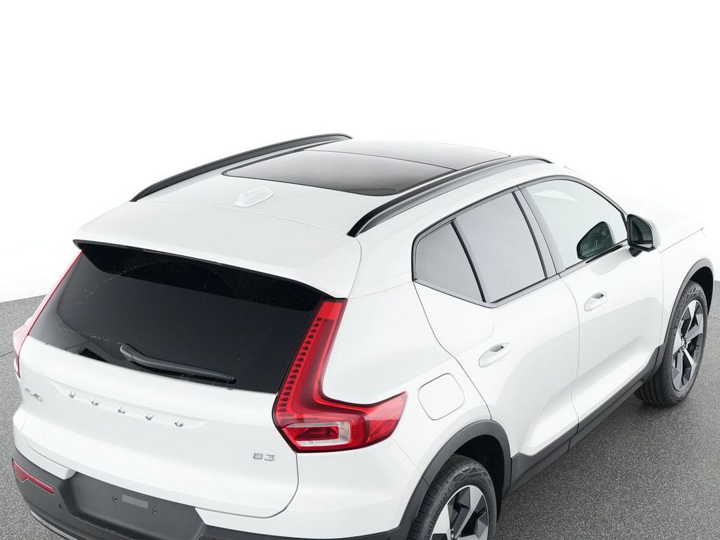 Volvo XC40 2025