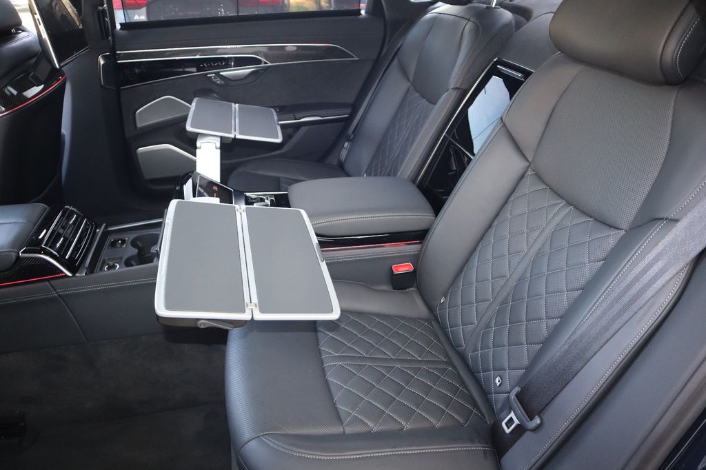 Audi A8 2024