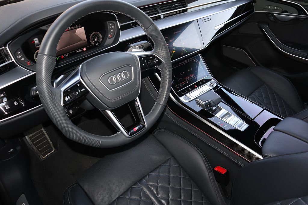 Audi A8 2024