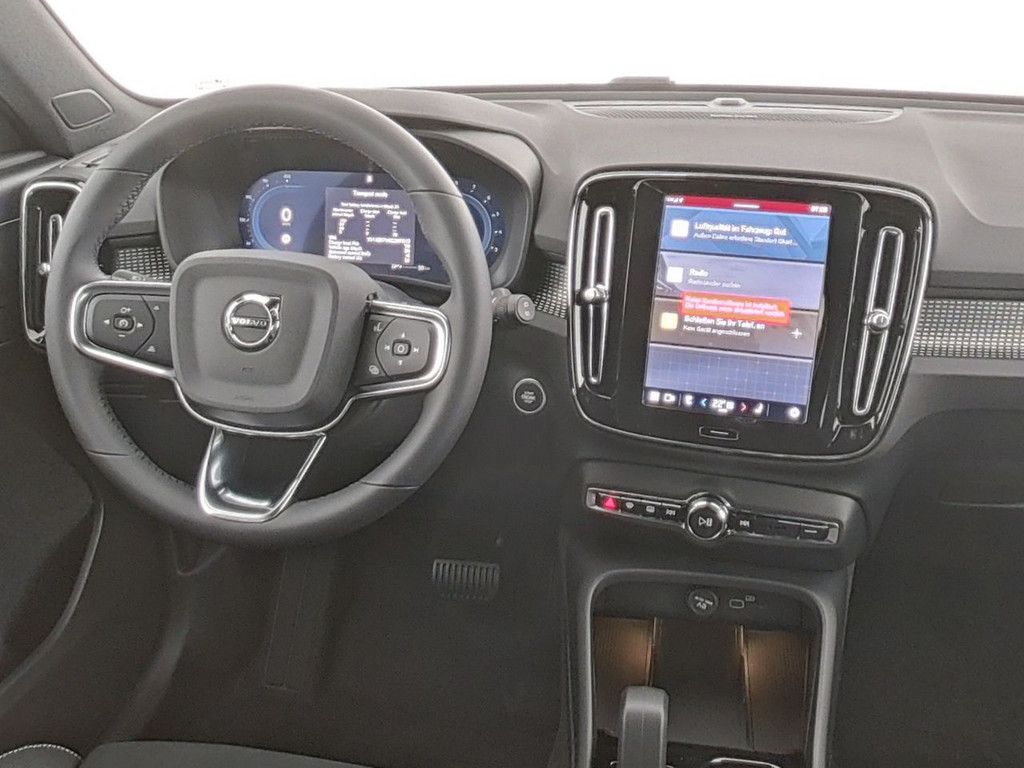 Volvo XC40 2025
