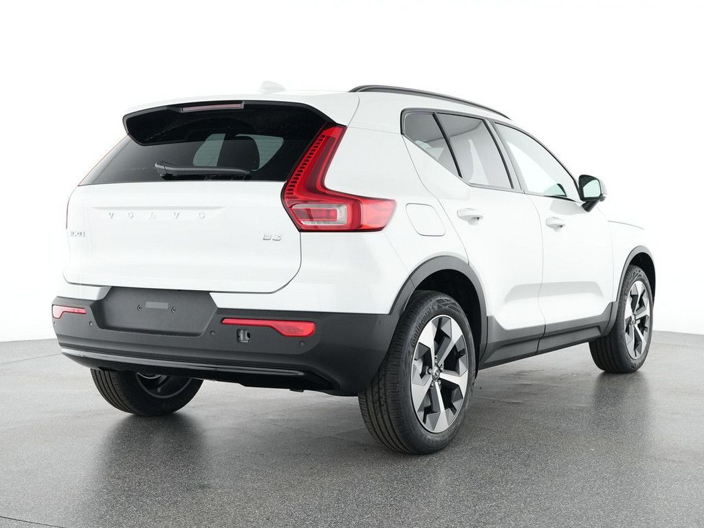 Volvo XC40 2025