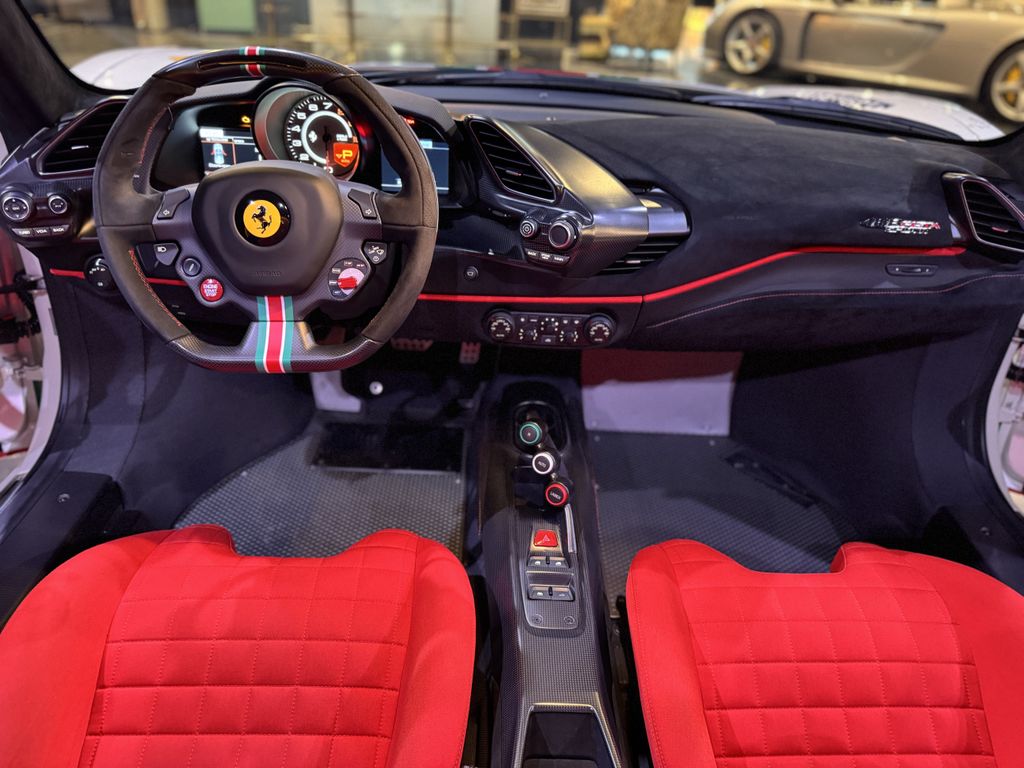 Ferrari 488 Pista 2019