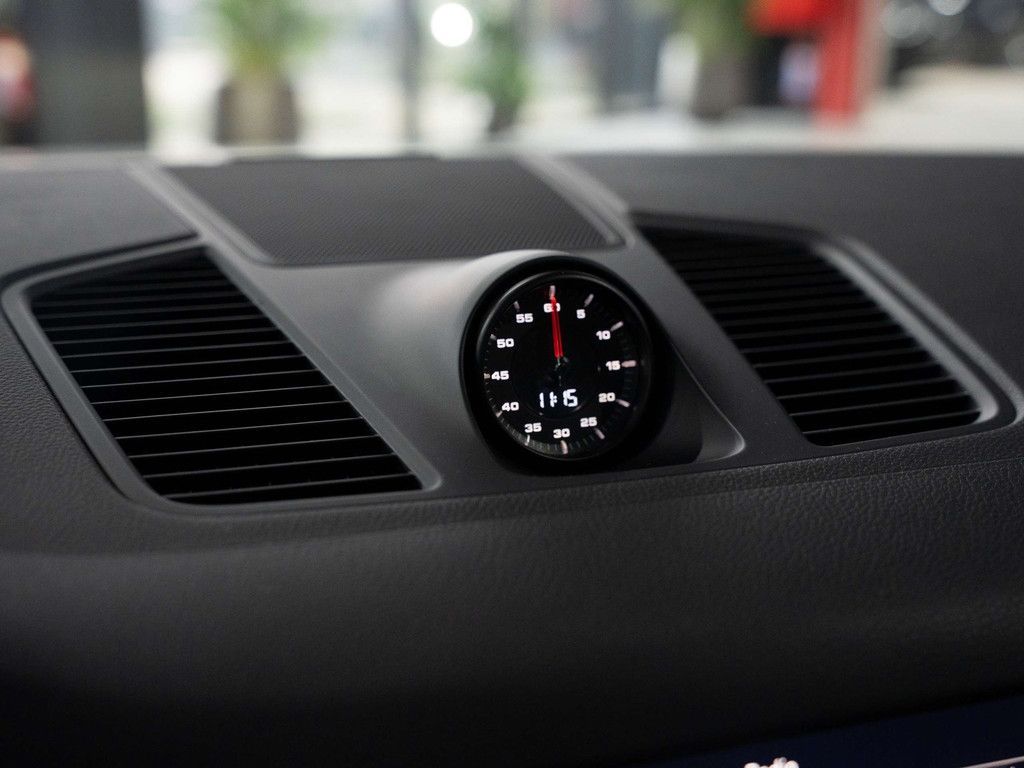 Porsche Cayenne 2021