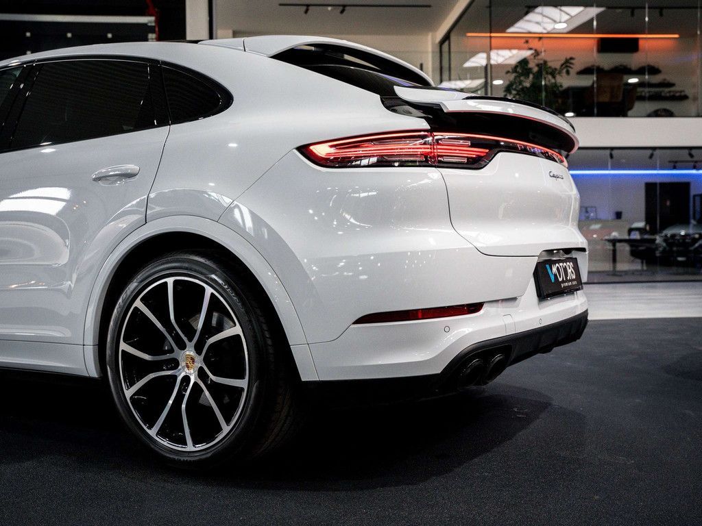 Porsche Cayenne 2021