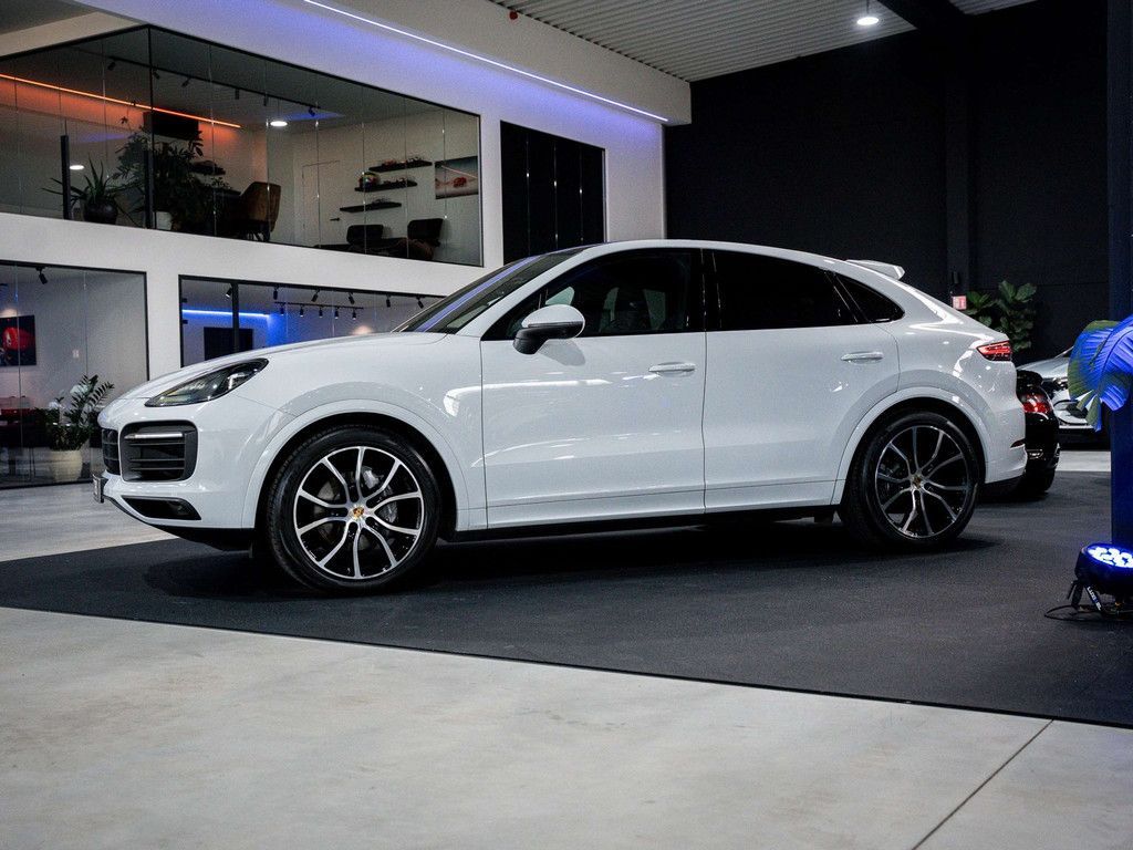 Porsche Cayenne 2021