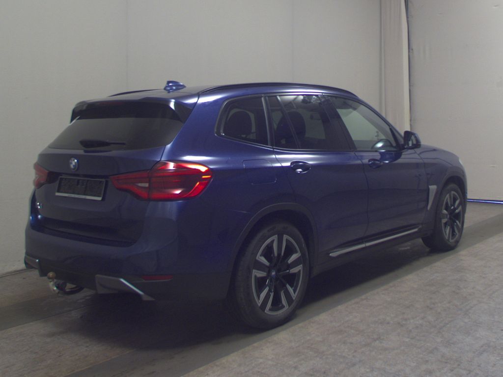 BMW iX3 2021