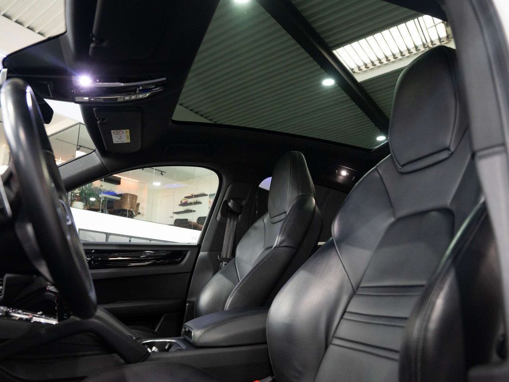 Porsche Cayenne 2021