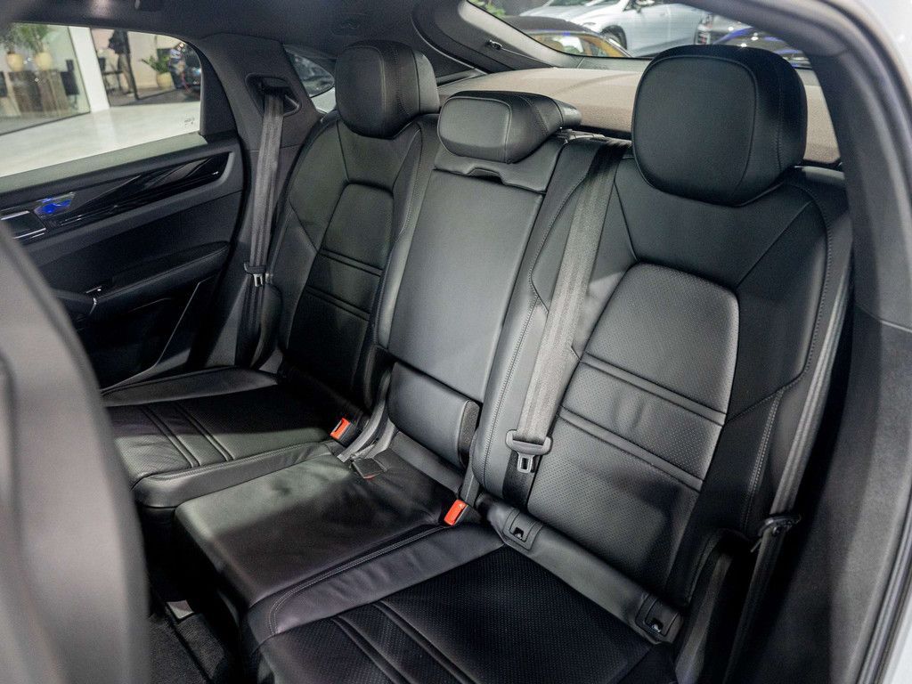 Porsche Cayenne 2021