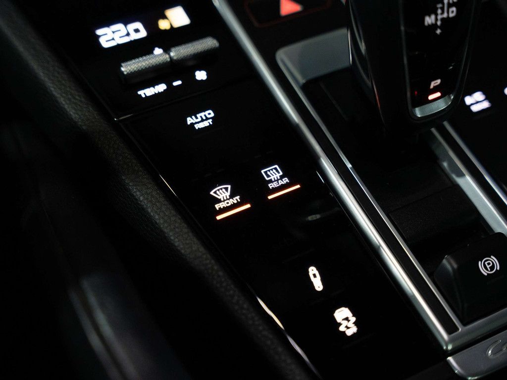 Porsche Cayenne 2021