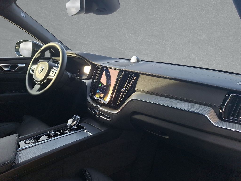 Volvo XC60 2025