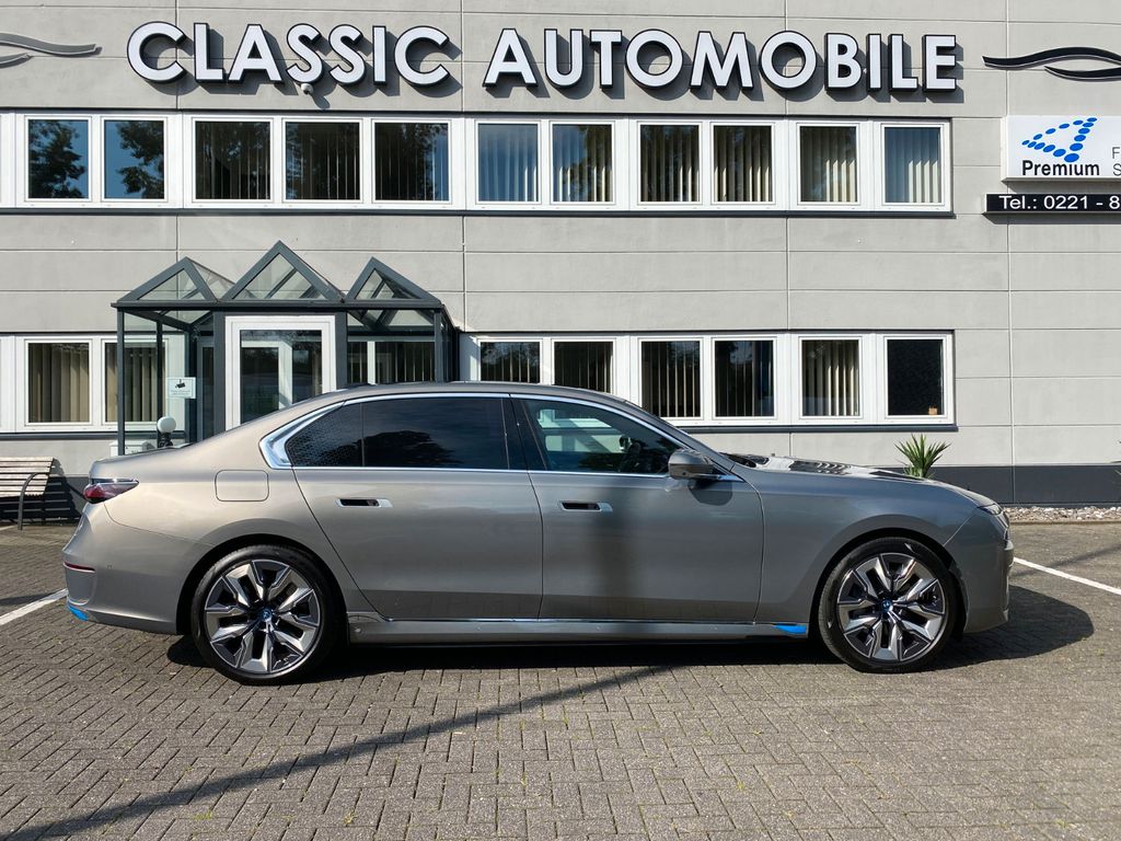 BMW i7 2022