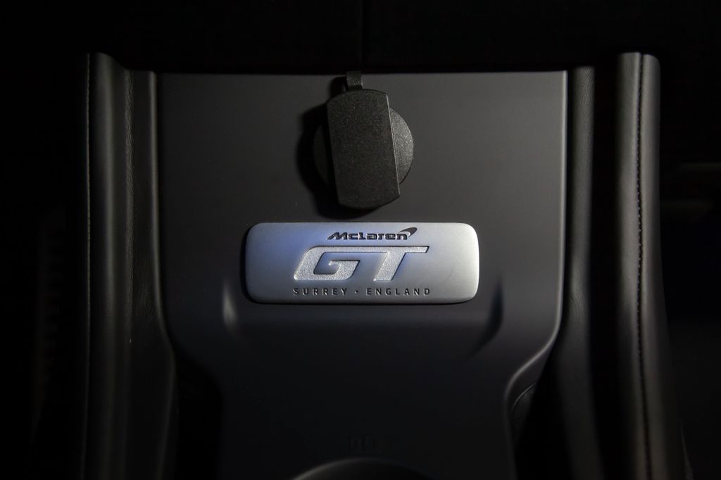 McLaren GT 2023