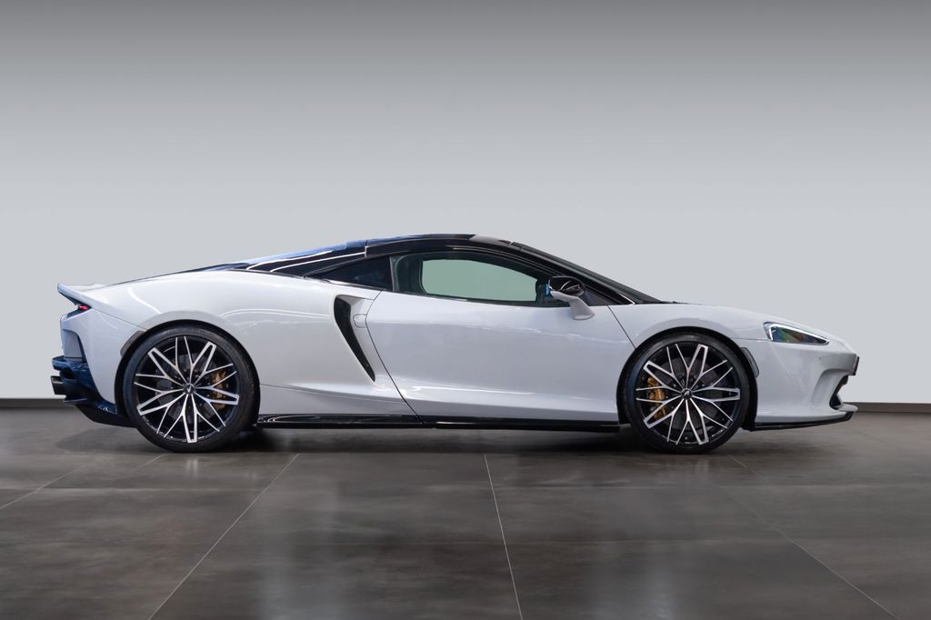 McLaren GT 2023